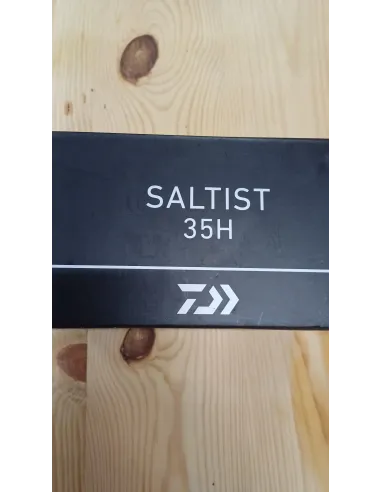 CARRETE DAIWA SALTIST 35H MAS TRENZADO DE REGALO