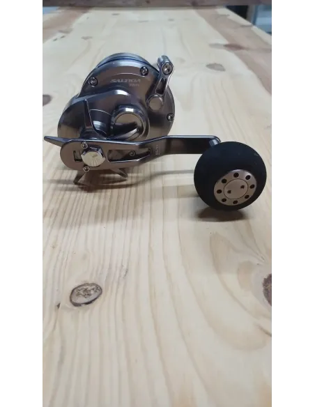 CARRETE DAIWA SALTIGA 35NH L MAS TRENZADO DE REGALO