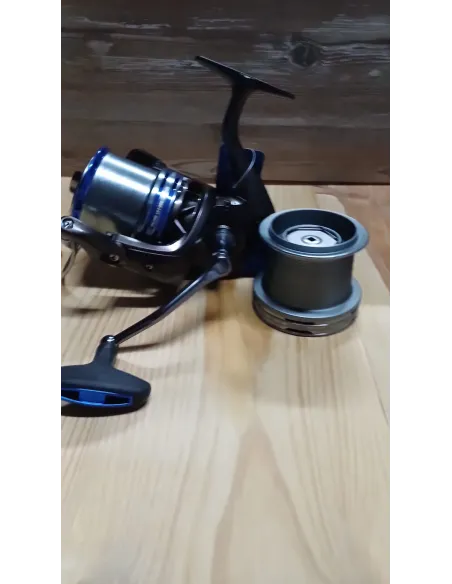 DAIWA EMBLEM SURF 35 SCW QD MAS HILO DE REGALO